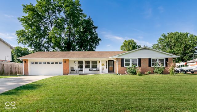 5205 Yellowwood Drive, Columbus, IN 47203