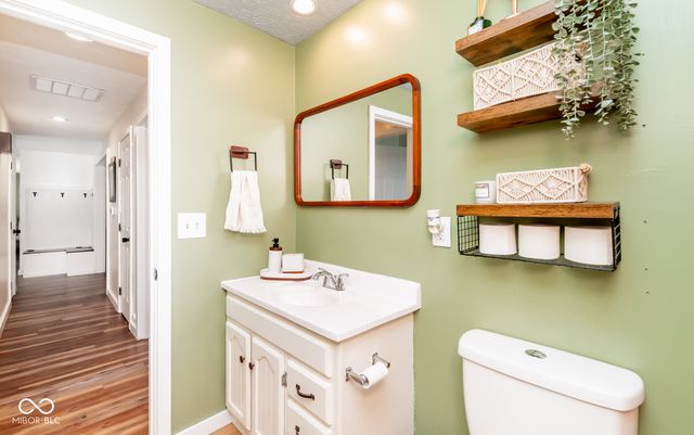5205 Yellowwood Drive, Columbus, IN 47203