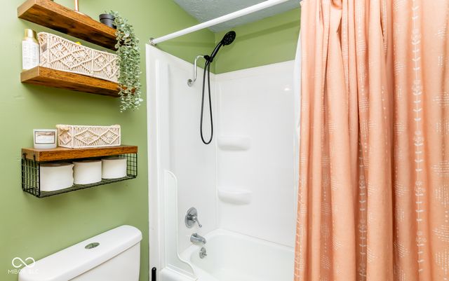 5205 Yellowwood Drive, Columbus, IN 47203