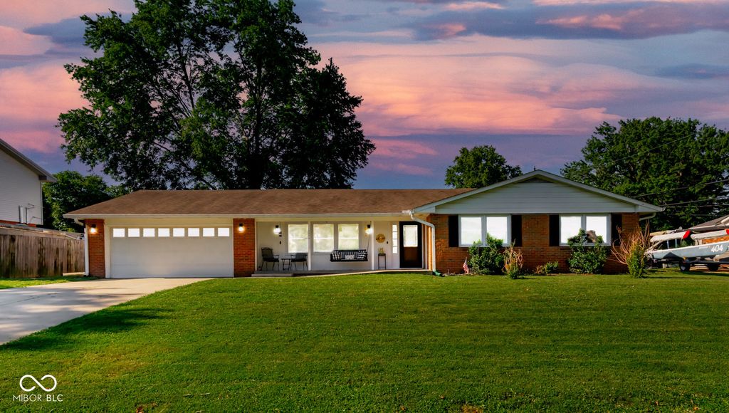 5205 Yellowwood Drive, Columbus, IN 47203
