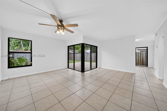 6834 SW 127th Pl, Miami, FL 33183