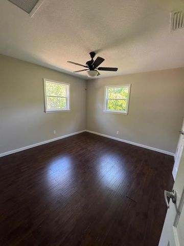 709 SE Alamanda Way, Stuart, FL 34996