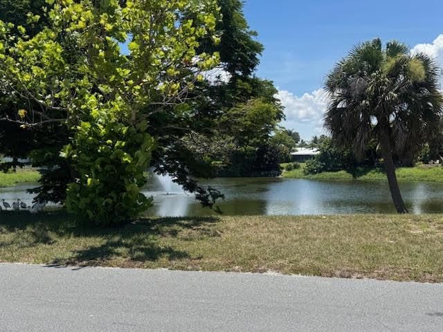 709 SE Alamanda Way, Stuart, FL 34996