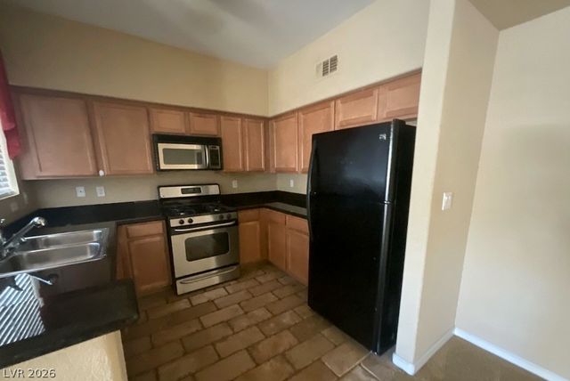 10237 King Henry Avenue 203, Las Vegas, NV 89144