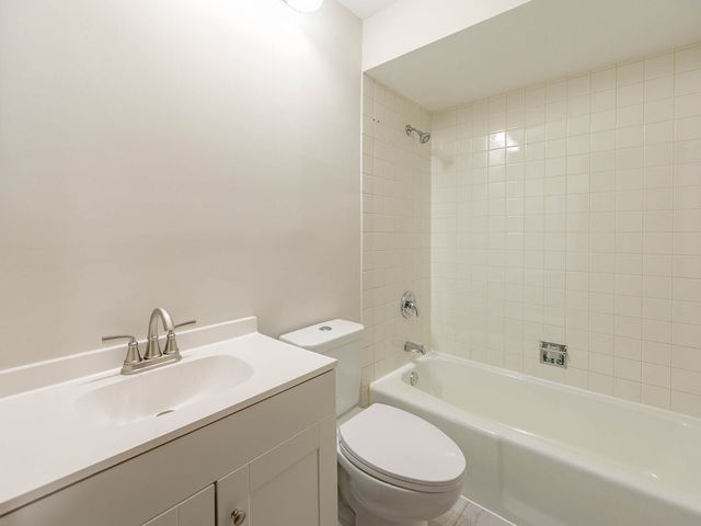 19211 Elm Drive 145, Country Club Hills, IL 60478