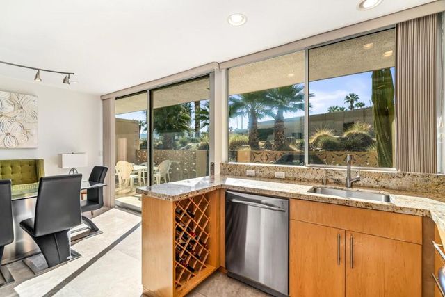 72877 El Paseo 512, Palm Desert, CA 92260