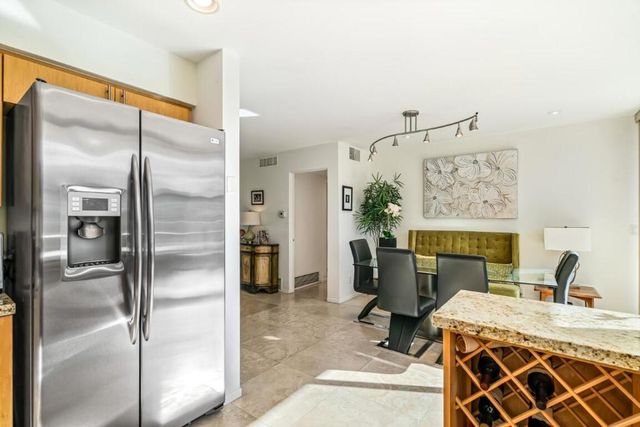 72877 El Paseo 512, Palm Desert, CA 92260