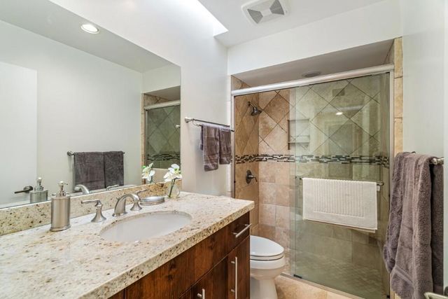 72877 El Paseo 512, Palm Desert, CA 92260