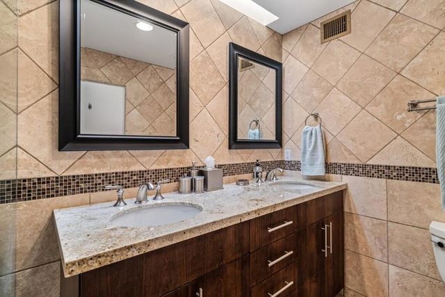 72877 El Paseo 512, Palm Desert, CA 92260