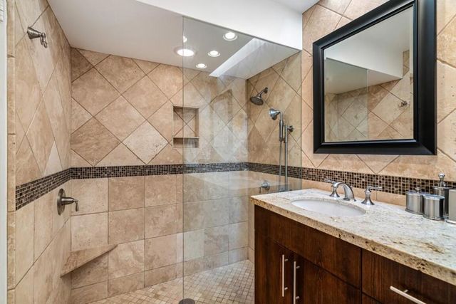 72877 El Paseo 512, Palm Desert, CA 92260