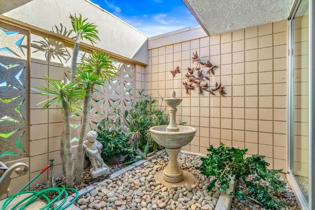 72877 El Paseo 512, Palm Desert, CA 92260