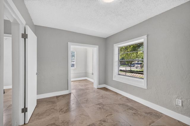 2731 NW 6TH Court, Fort Lauderdale, FL 33311
