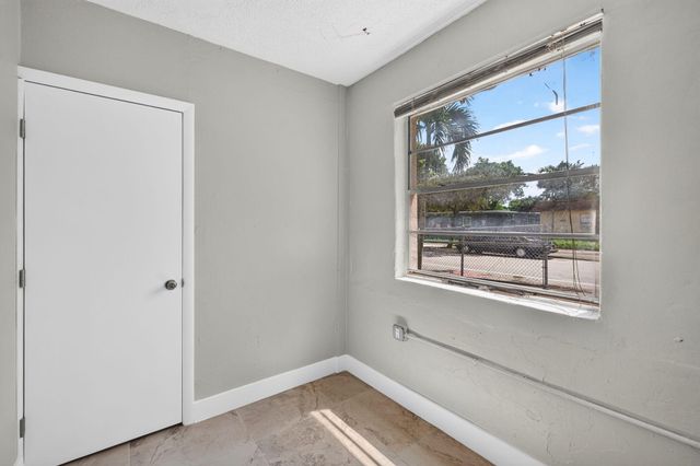 2731 NW 6TH Court, Fort Lauderdale, FL 33311