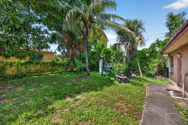 2731 NW 6TH Court, Fort Lauderdale, FL 33311
