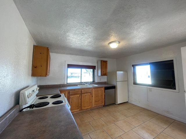 39 Orchard Road, Belen, NM 87002