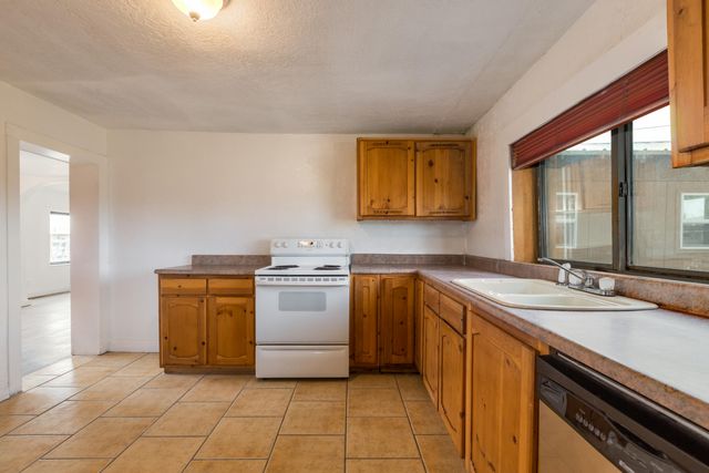 39 Orchard Road, Belen, NM 87002