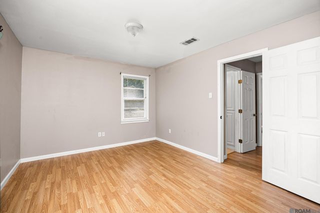 707 W Paul St, Gonzales, LA 70737