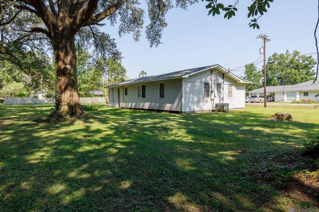 707 W Paul St, Gonzales, LA 70737