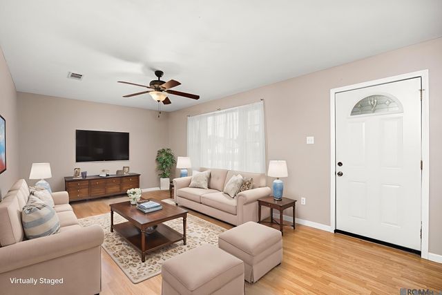 707 W Paul St, Gonzales, LA 70737