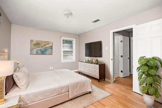 707 W Paul St, Gonzales, LA 70737