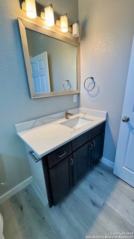 800 W RUSSELL PL, San Antonio, TX 78212