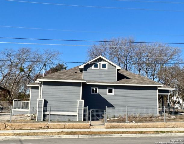800 W RUSSELL PL, San Antonio, TX 78212