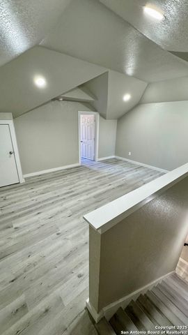 800 W RUSSELL PL, San Antonio, TX 78212