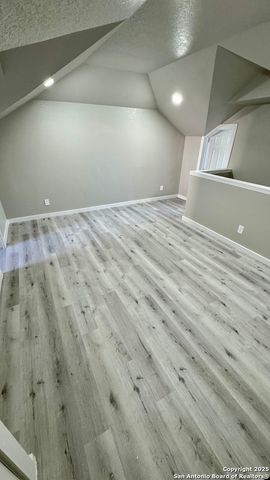 800 W RUSSELL PL, San Antonio, TX 78212
