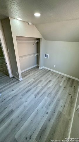 800 W RUSSELL PL, San Antonio, TX 78212