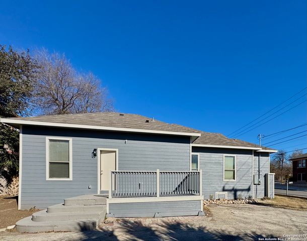 800 W RUSSELL PL, San Antonio, TX 78212
