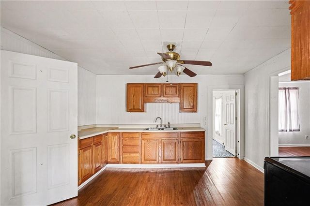 706 S Butler Drive, Harrisonville, MO 64701