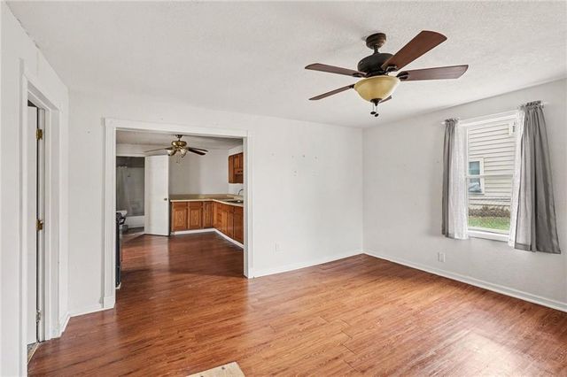 706 S Butler Drive, Harrisonville, MO 64701