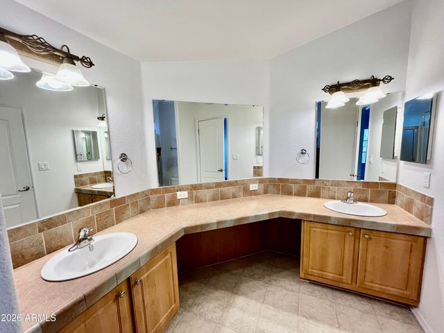 10960 N 67th Avenue 94, Glendale, AZ 85304