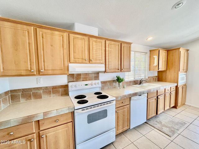 10960 N 67th Avenue 94, Glendale, AZ 85304