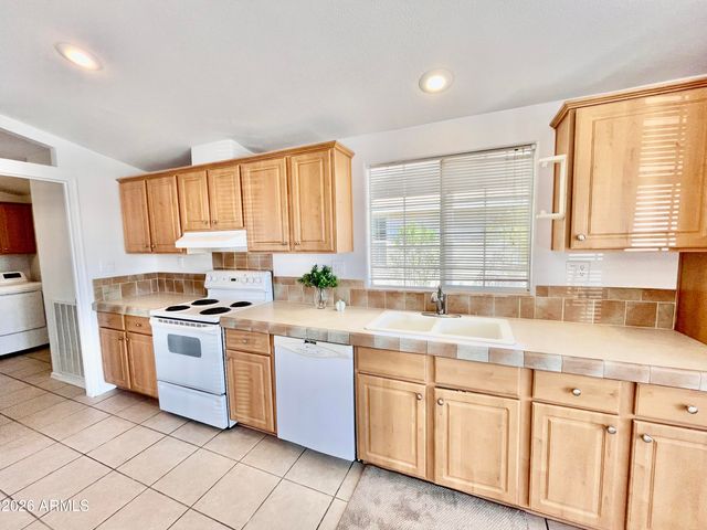 10960 N 67th Avenue 94, Glendale, AZ 85304