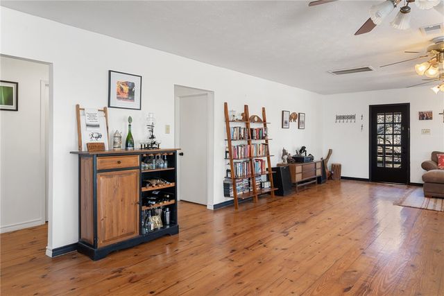 110 Birch Forest Drive, Somerville, TX 77879