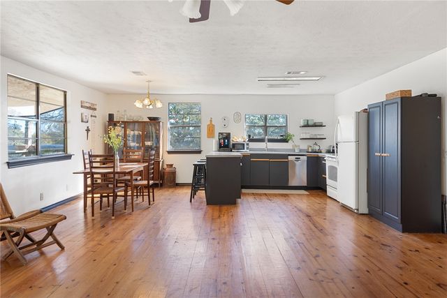 110 Birch Forest Drive, Somerville, TX 77879