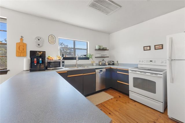 110 Birch Forest Drive, Somerville, TX 77879