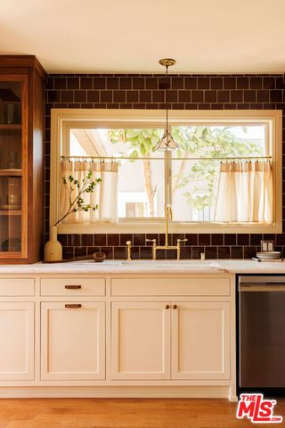 2807 Somerset Drive, Los Angeles, CA 90016
