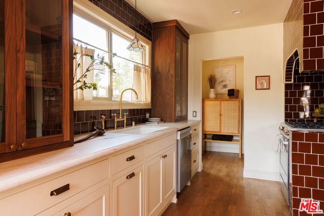 2807 Somerset Drive, Los Angeles, CA 90016