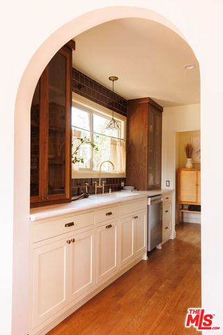 2807 Somerset Drive, Los Angeles, CA 90016