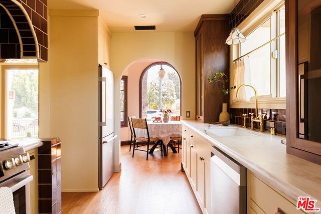 2807 Somerset Drive, Los Angeles, CA 90016