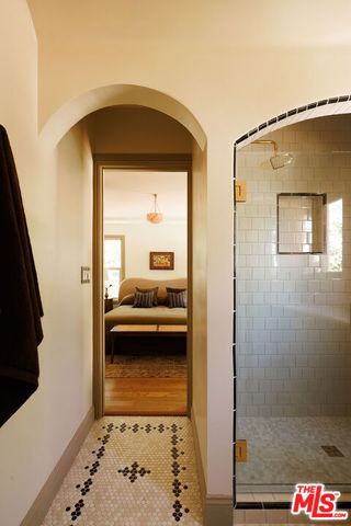 2807 Somerset Drive, Los Angeles, CA 90016