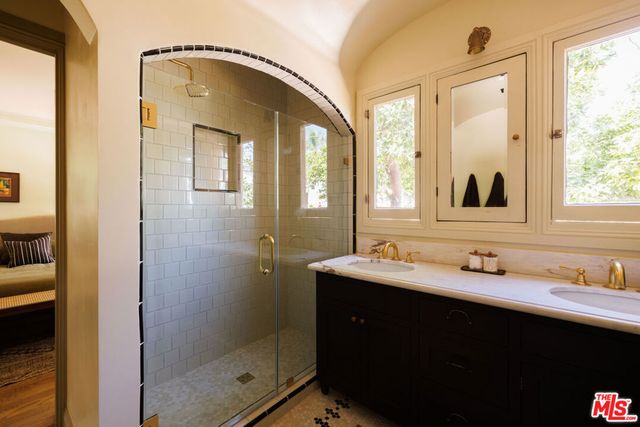 2807 Somerset Drive, Los Angeles, CA 90016