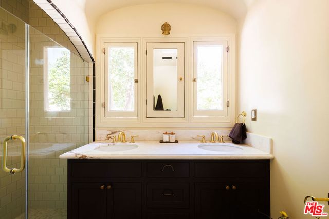 2807 Somerset Drive, Los Angeles, CA 90016