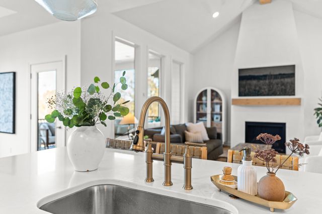 7429 KIRBY KNOWLE CT, Columbia, MO 65203