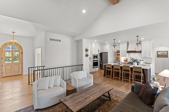 7429 KIRBY KNOWLE CT, Columbia, MO 65203