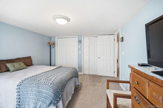 8 Wendy Way, Warwick, NY 10925