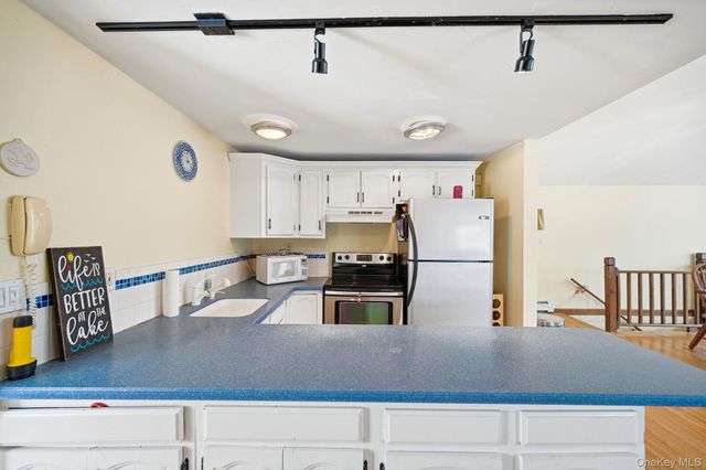 8 Wendy Way, Warwick, NY 10925