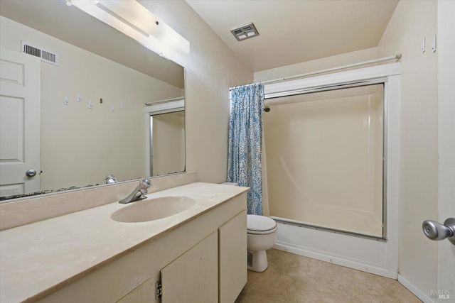1633 Montana Vista St, Lakeport, CA 95453